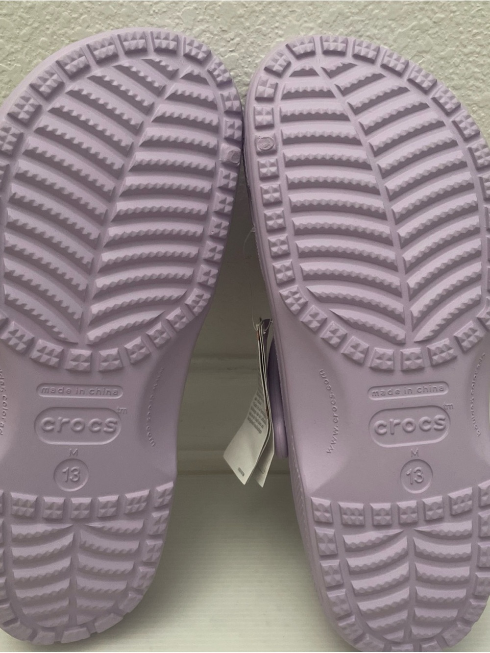 Crocs Classic Men’s Lavender Sandals - Picture 6 of 6